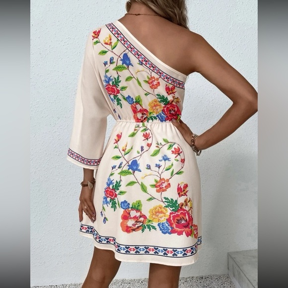 Boho floral print one shoulder dress - Picture 2 of 6
